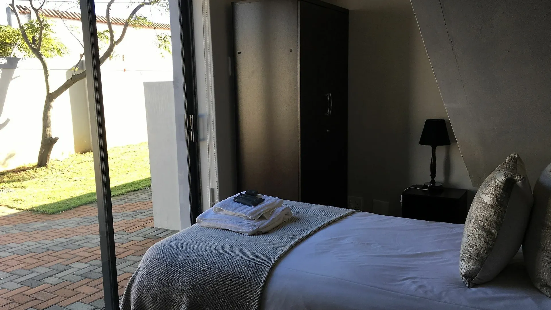 Vriesen View Otel Bloubergstrand Konukevi